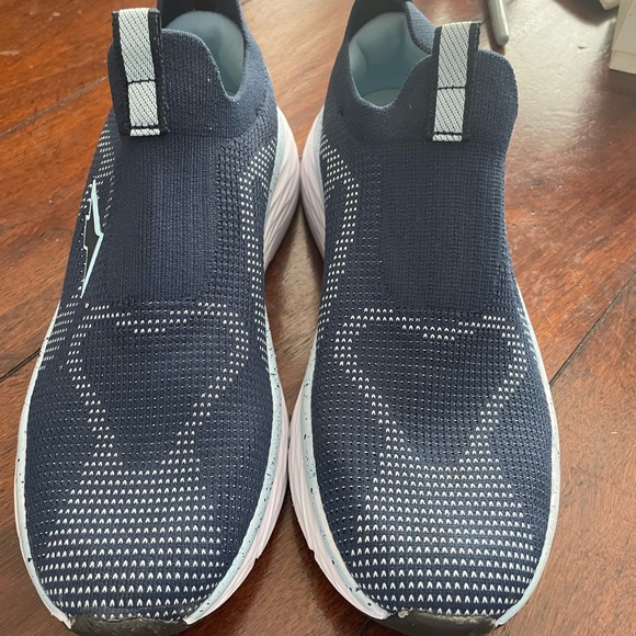 Michael Kors.  Size 6 worn once no damage - Picture 8 of 13